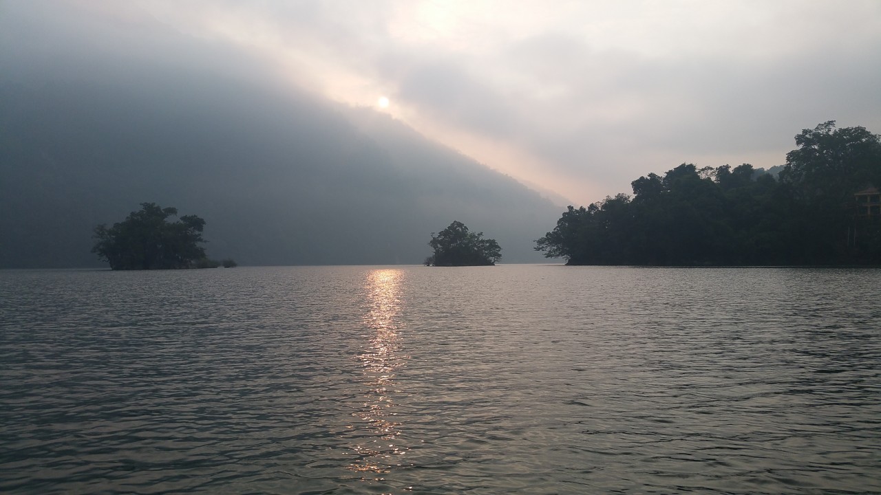 Morgenstimmung am Lake Ba Be